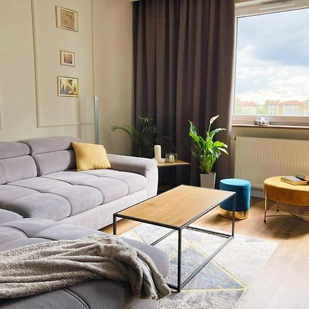 Gold Apart - Podziemny Garaz Blisko Stadionu I Lotniska - Wygoda, Styl I Komfort Poznań Extérieur photo